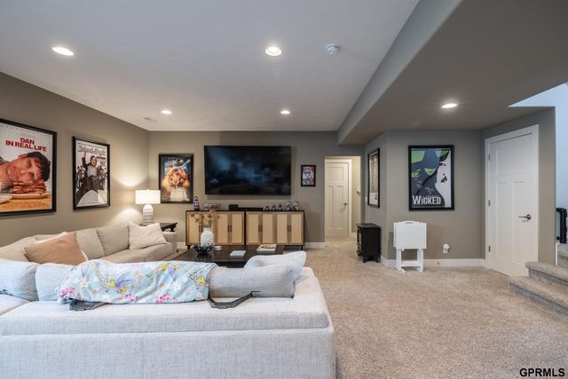 7855 S 194th Street, Gretna, NE 68028