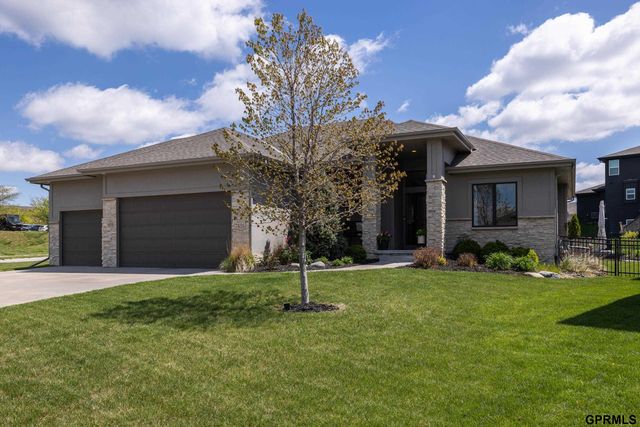 7855 S 194th Street, Gretna, NE 68028