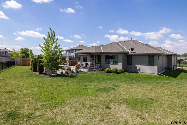7855 S 194th Street, Gretna, NE 68028