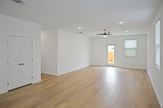 261 Elk Ave, San Marcos, TX 78666