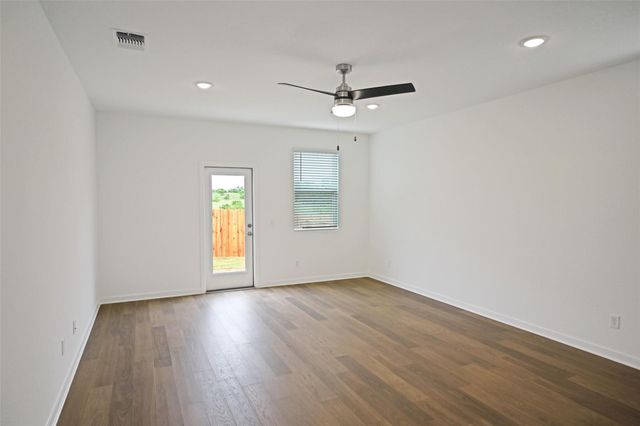 261 Elk Ave, San Marcos, TX 78666