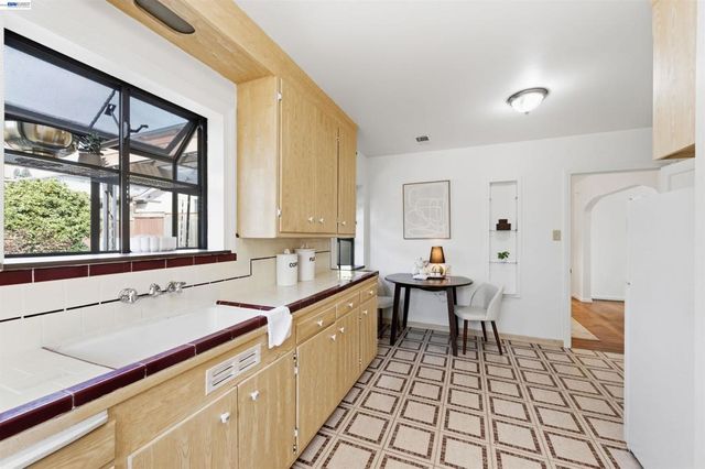 4164 4164 Seven Hills Rd, Castro Valley, CA 94546