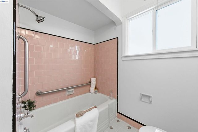 4164 4164 Seven Hills Rd, Castro Valley, CA 94546