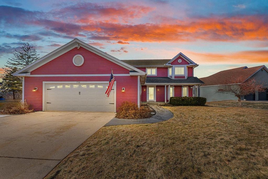 718 Stow Street, Horicon, WI 53032