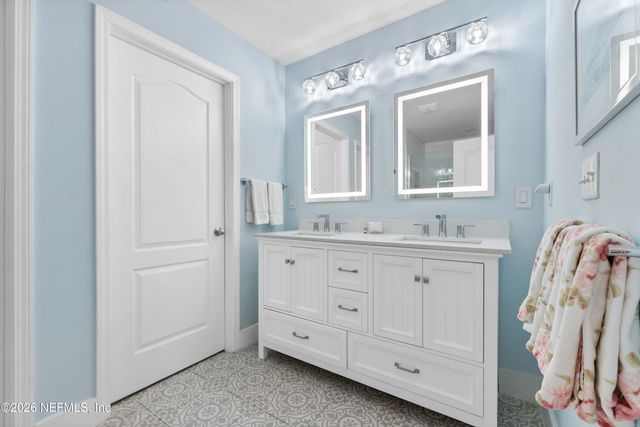 70 VESTAVIA Court, Jacksonville, FL 32081