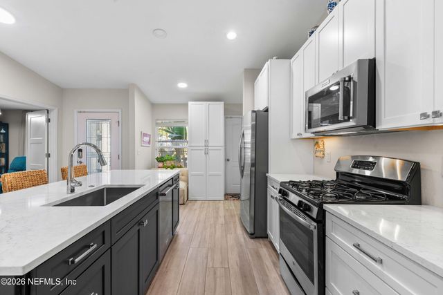 70 VESTAVIA Court, Jacksonville, FL 32081