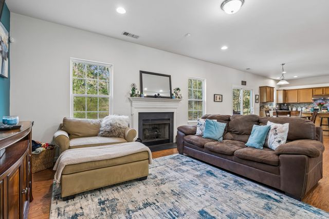 2512 Janalyn Trce, Hermitage, TN 37076