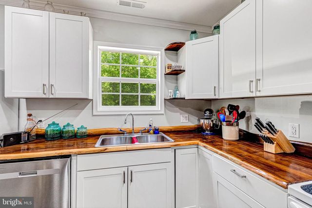 274 REGINA RD, Lancaster, VA 22503