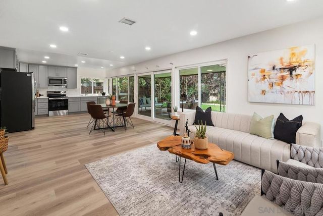 8468 Calle Morelos, San Diego, CA 92126