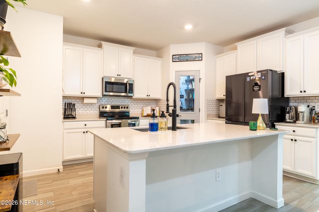 9888 LOVAGE Lane, Jacksonville, FL 32219