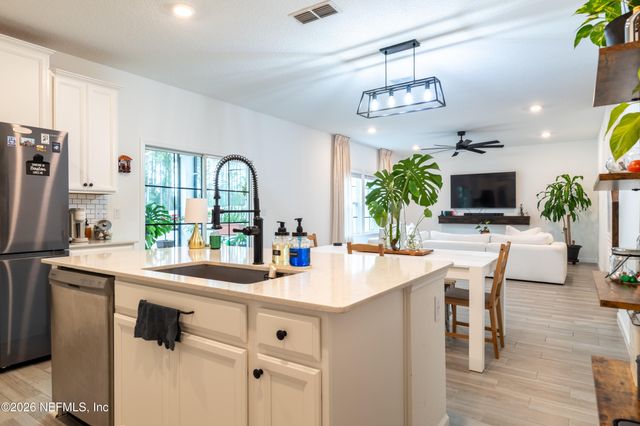 9888 LOVAGE Lane, Jacksonville, FL 32219