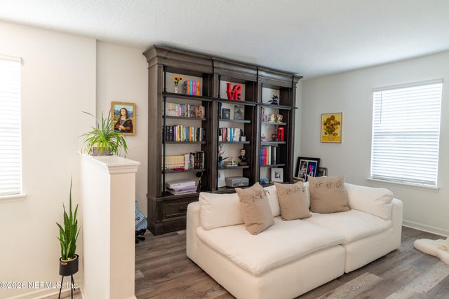 9888 LOVAGE Lane, Jacksonville, FL 32219