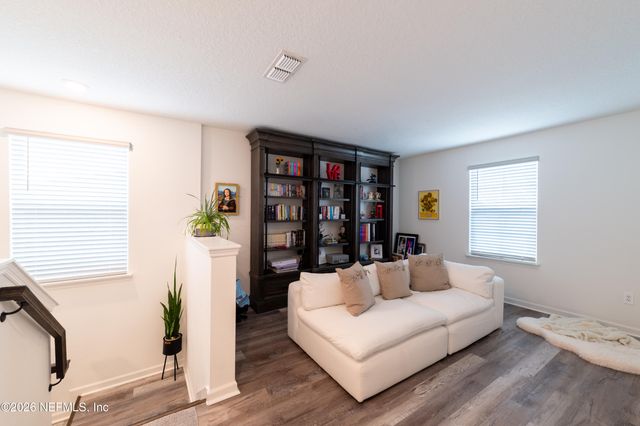 9888 LOVAGE Lane, Jacksonville, FL 32219