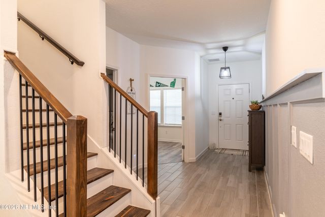 9888 LOVAGE Lane, Jacksonville, FL 32219