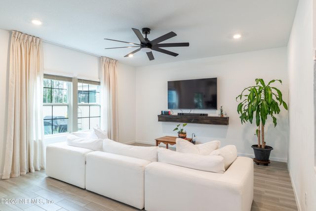 9888 LOVAGE Lane, Jacksonville, FL 32219