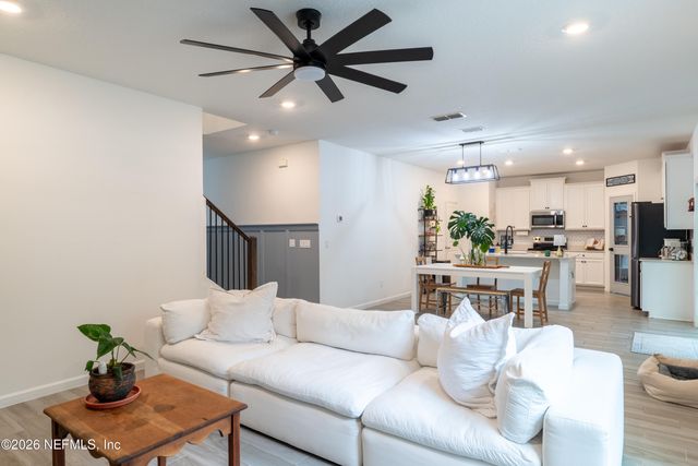 9888 LOVAGE Lane, Jacksonville, FL 32219