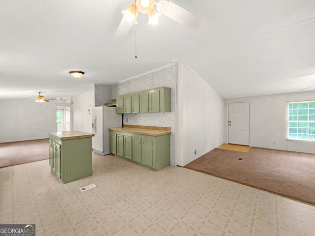 141 Gamecock Way, Barnesville, GA 30204