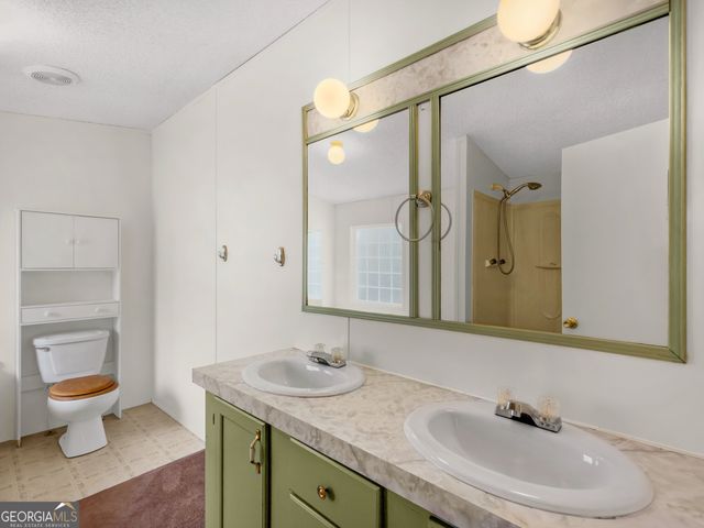 141 Gamecock Way, Barnesville, GA 30204