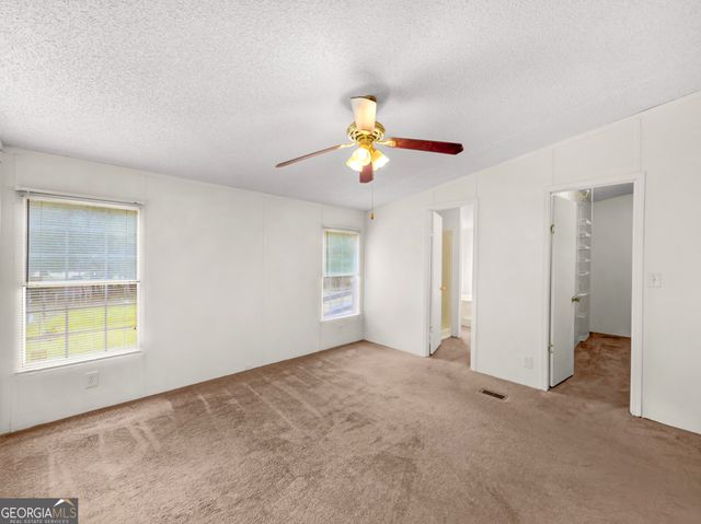 141 Gamecock Way, Barnesville, GA 30204