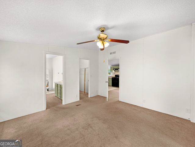 141 Gamecock Way, Barnesville, GA 30204