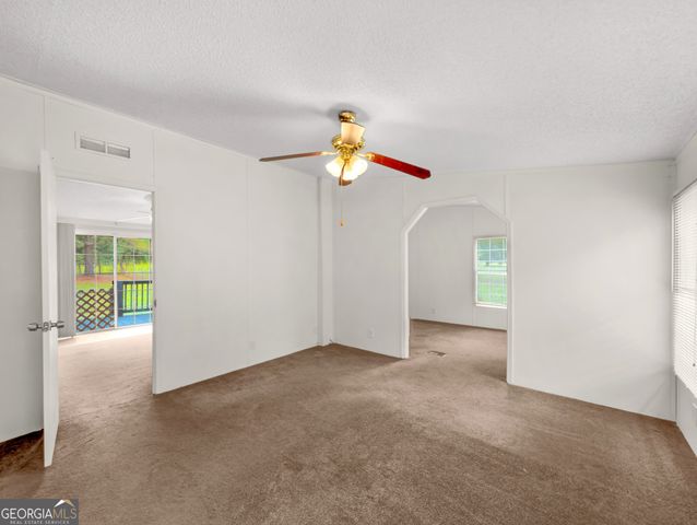 141 Gamecock Way, Barnesville, GA 30204