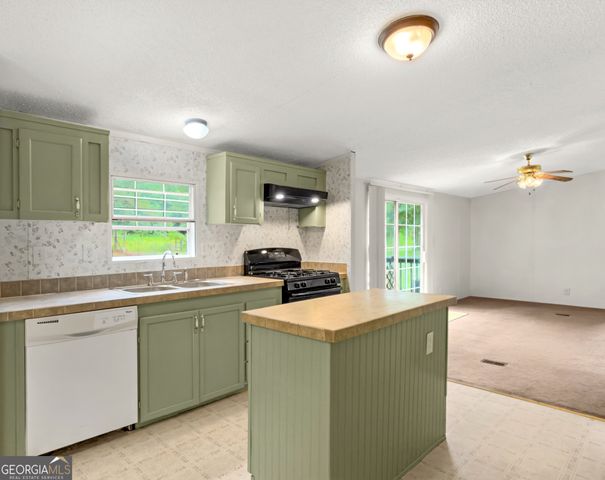 141 Gamecock Way, Barnesville, GA 30204
