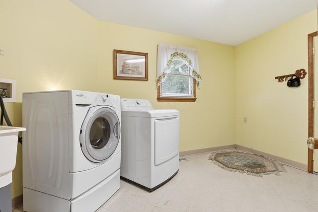 1003 Lynwood Avenue, Circleville, OH 43113