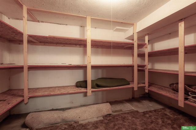 13818 Marinda Circle, Omaha, NE 68144