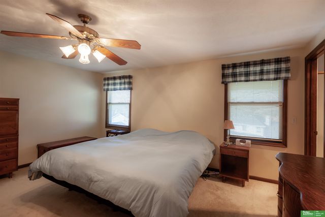 13818 Marinda Circle, Omaha, NE 68144