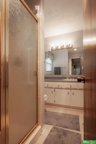 13818 Marinda Circle, Omaha, NE 68144