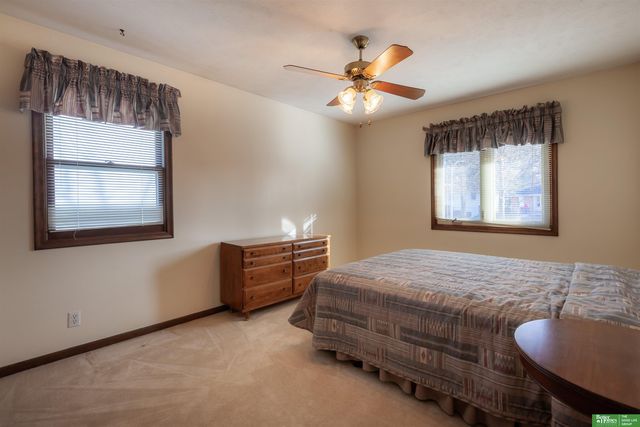 13818 Marinda Circle, Omaha, NE 68144