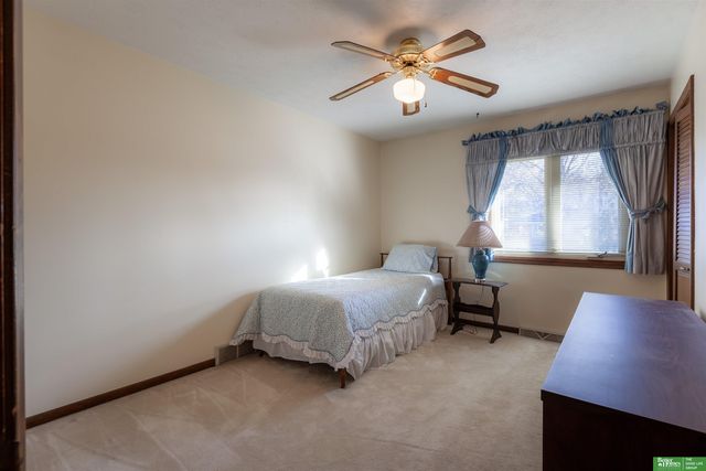 13818 Marinda Circle, Omaha, NE 68144