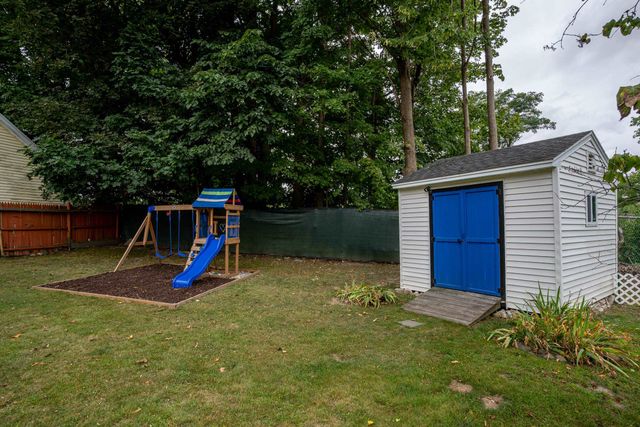 3 Birchwood Place, Dover, NH 03820