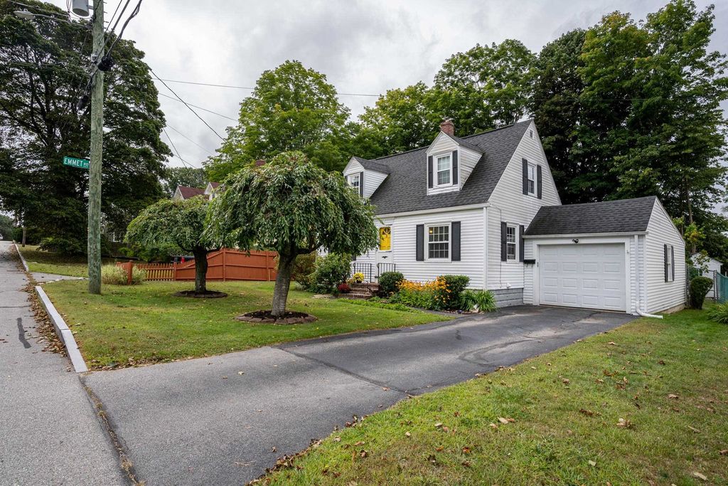 3 Birchwood Place, Dover, NH 03820