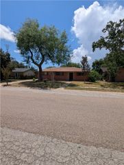 4017 Tripoli Dr, Corpus Christi, TX 78411