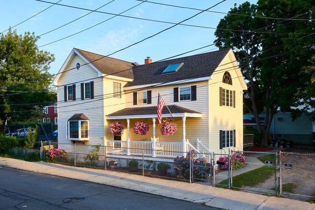 176 Coleridge St, Boston, MA 02128