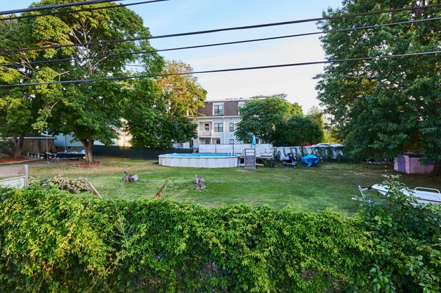 176 Coleridge St, Boston, MA 02128