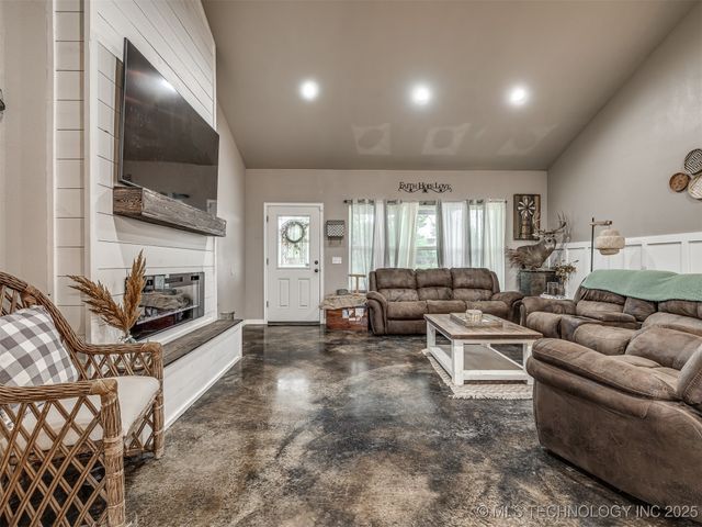 36168 S 4210 Road, Inola, OK 74036