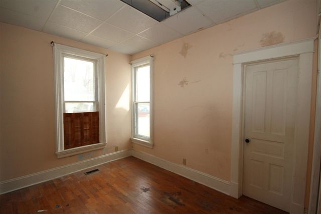 304 E Prairie Street, Vicksburg, MI 49097