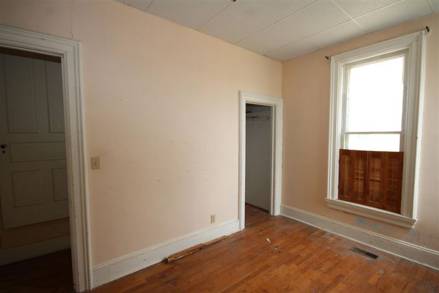 304 E Prairie Street, Vicksburg, MI 49097