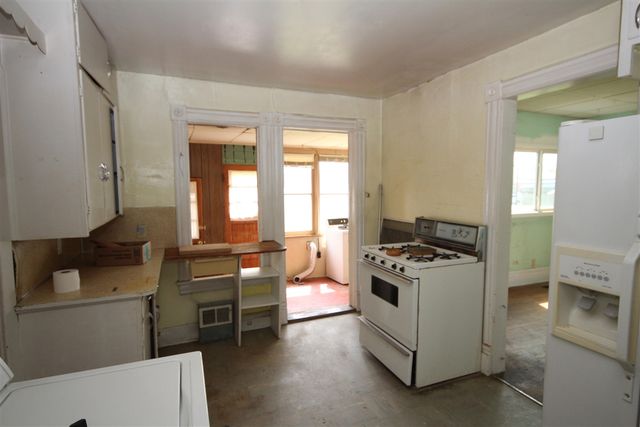 304 E Prairie Street, Vicksburg, MI 49097