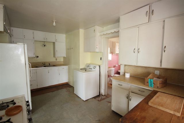 304 E Prairie Street, Vicksburg, MI 49097