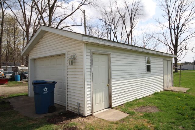 304 E Prairie Street, Vicksburg, MI 49097