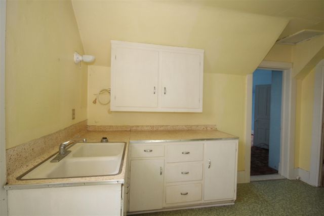 304 E Prairie Street, Vicksburg, MI 49097