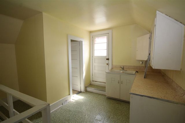 304 E Prairie Street, Vicksburg, MI 49097