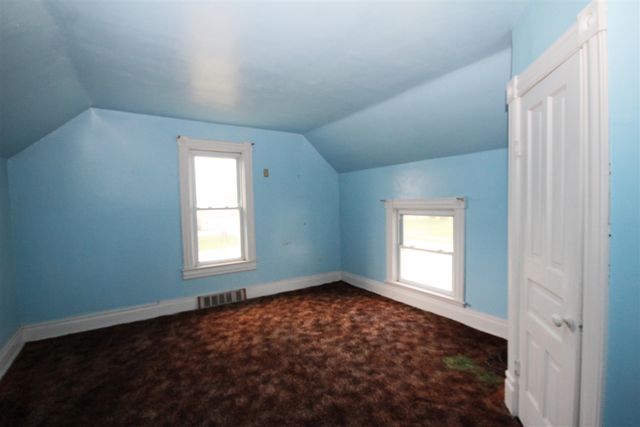 304 E Prairie Street, Vicksburg, MI 49097