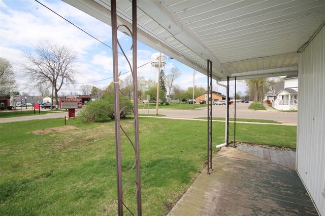 304 E Prairie Street, Vicksburg, MI 49097