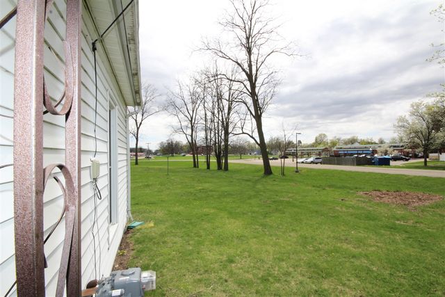 304 E Prairie Street, Vicksburg, MI 49097