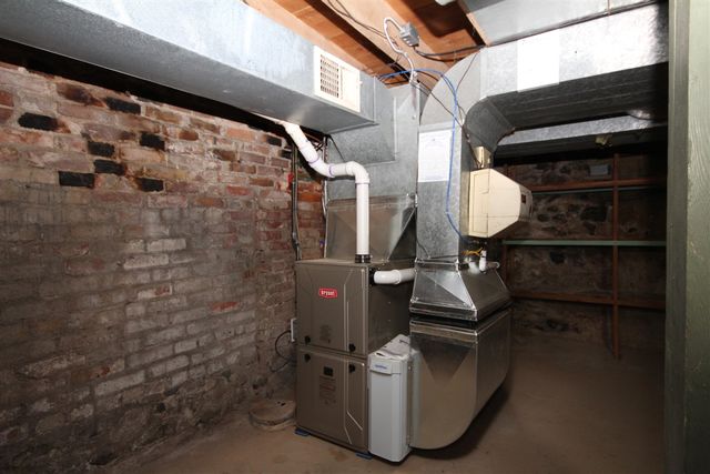 304 E Prairie Street, Vicksburg, MI 49097