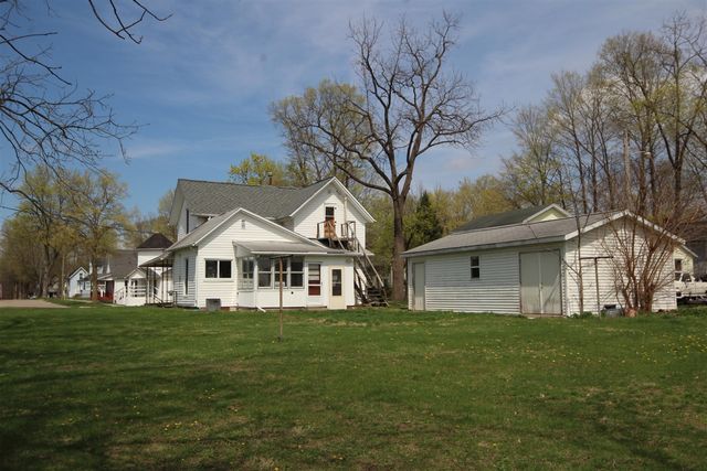 304 E Prairie Street, Vicksburg, MI 49097